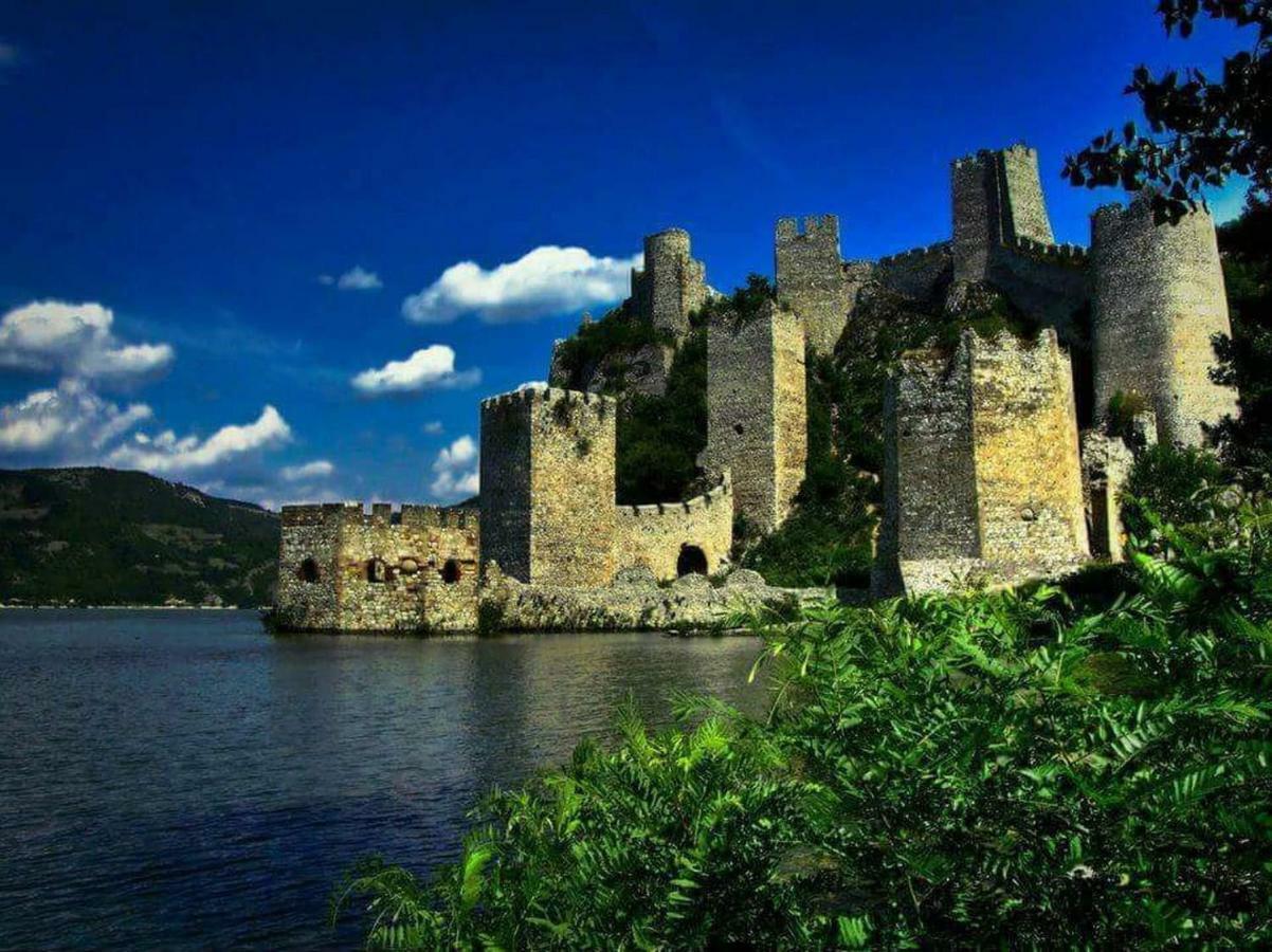 Apartments Barocco Golubac Eksteriør bilde