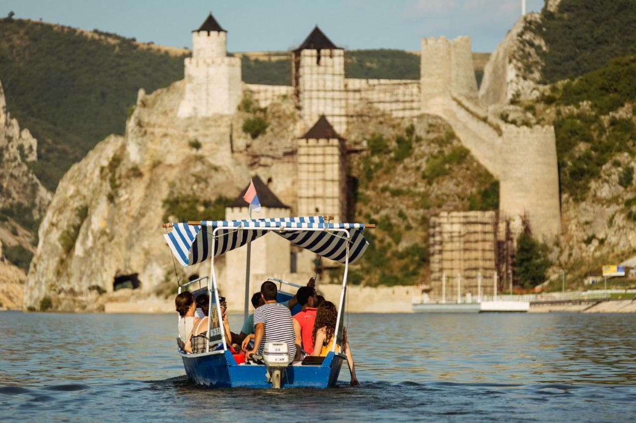 Apartments Barocco Golubac Eksteriør bilde