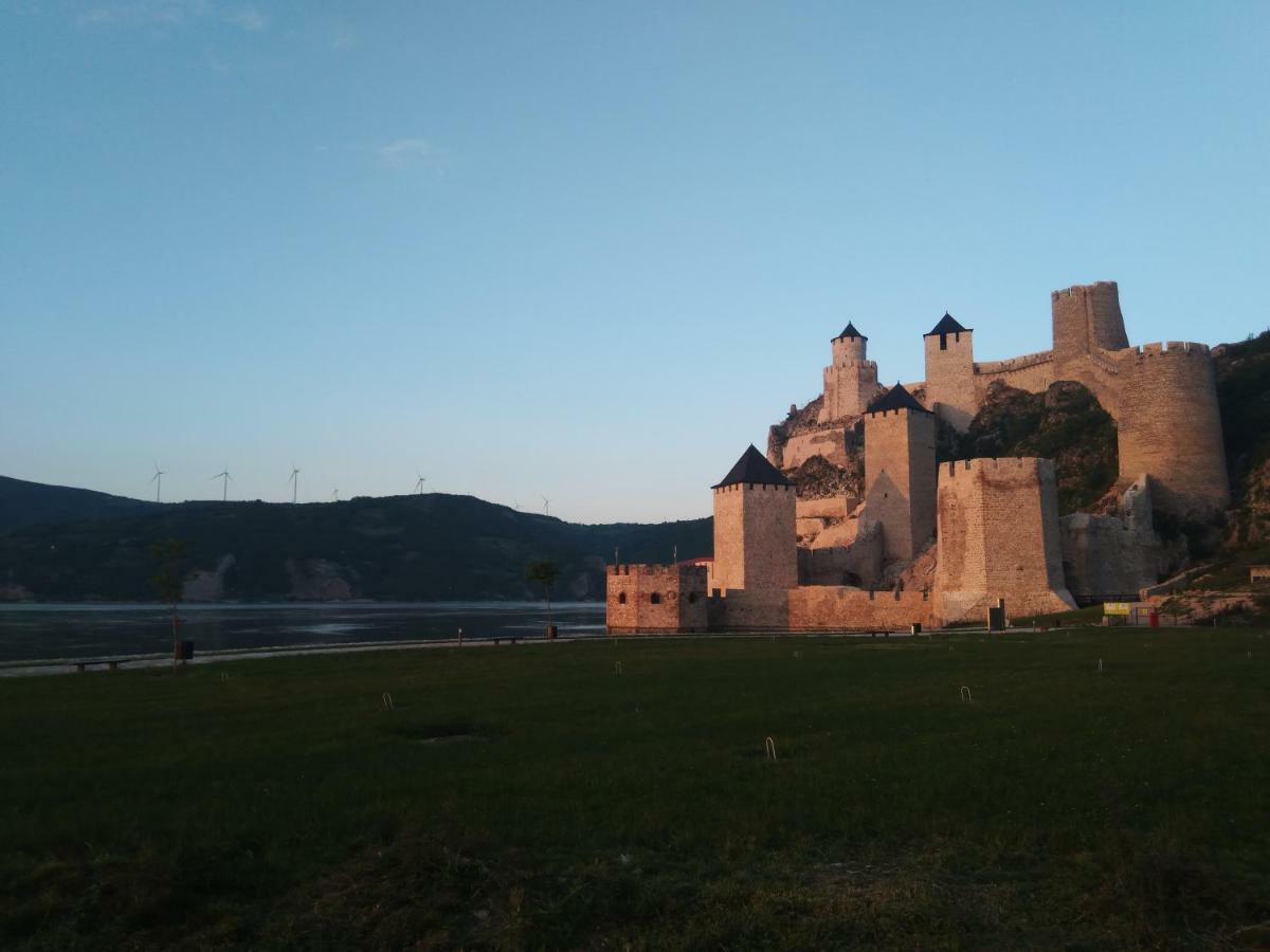 Apartments Barocco Golubac Eksteriør bilde